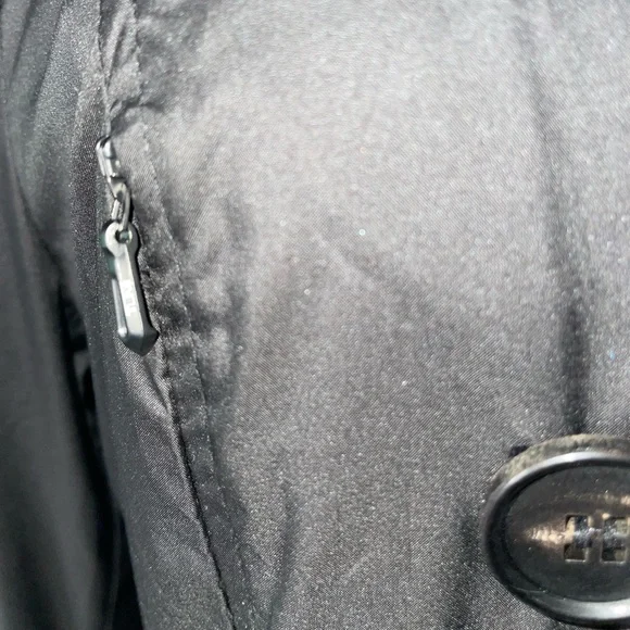 #29🎊Live 3/10/23 @7:30pm cst🖤Great Used Condition M Tumi Trench coat. - Picture 10 of 16